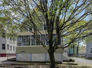 207 Pleasant St, Providence, RI 02906