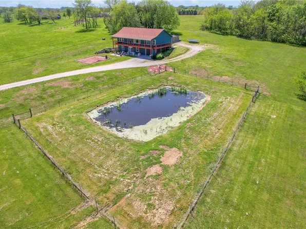 30960 Somerset Rd, Paola, KS 66071