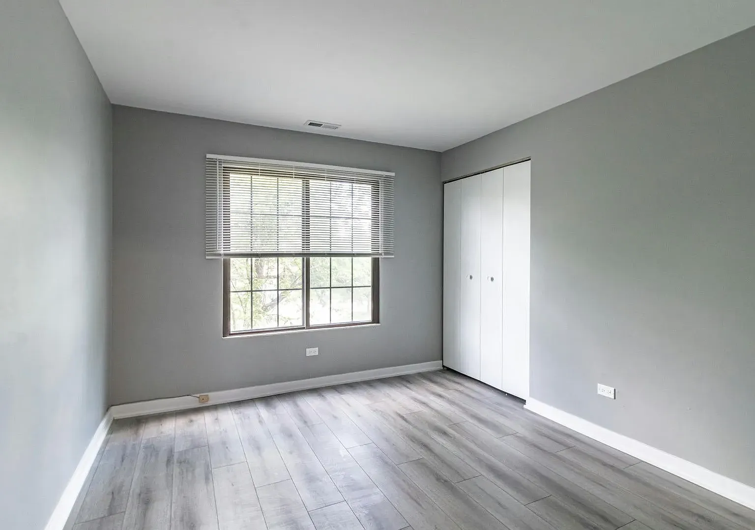 2 bed, 1200 sqft, $2,300 — Photo 2