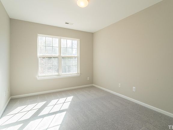 3rd image of 226 Basset Hall Dr