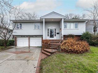 2975 Beach Dr, Merrick, NY 11566