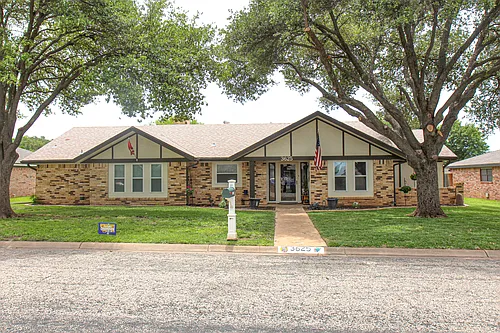 3625 Wildewood Dr Photo 1