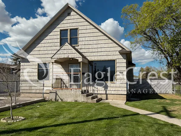 706/708SCollege, 706 S College Ave #A, College Place, WA 99324