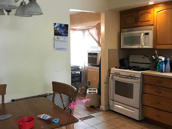 5th image of 282 Lathrop Ave