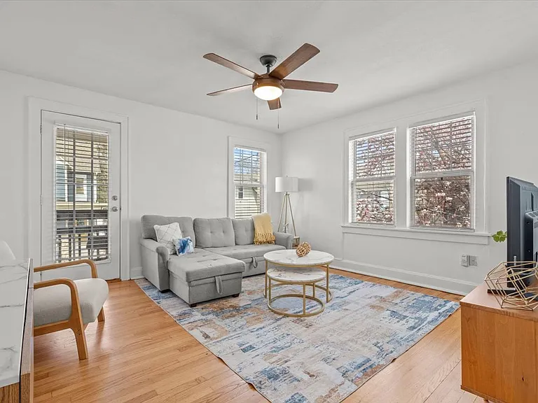 1109 W 41st St #2-E — Photo 1