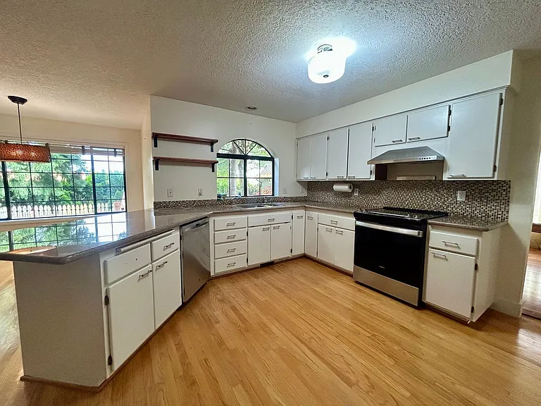 8213 NW 12th Ave — Photo 5