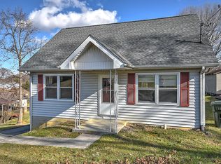 108 Village Ln, Gray, TN 37615