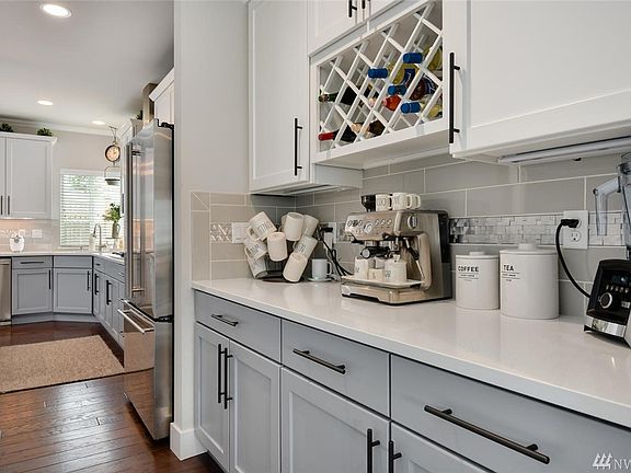 5th image of 16019 E Shore Dr