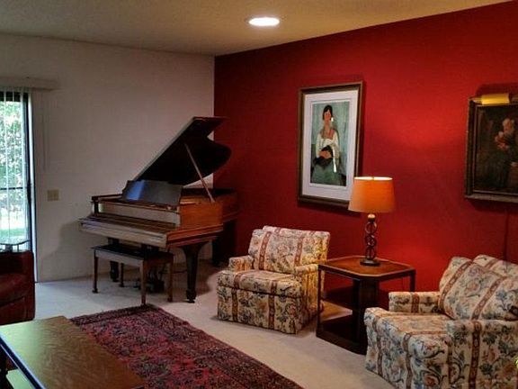 2nd image of 1226 N Tiffany Cir