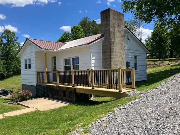 47 Edna St, Sand Fork, WV 26430
