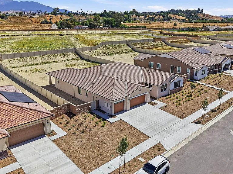 11647 Saddleback Dr — Photo 37