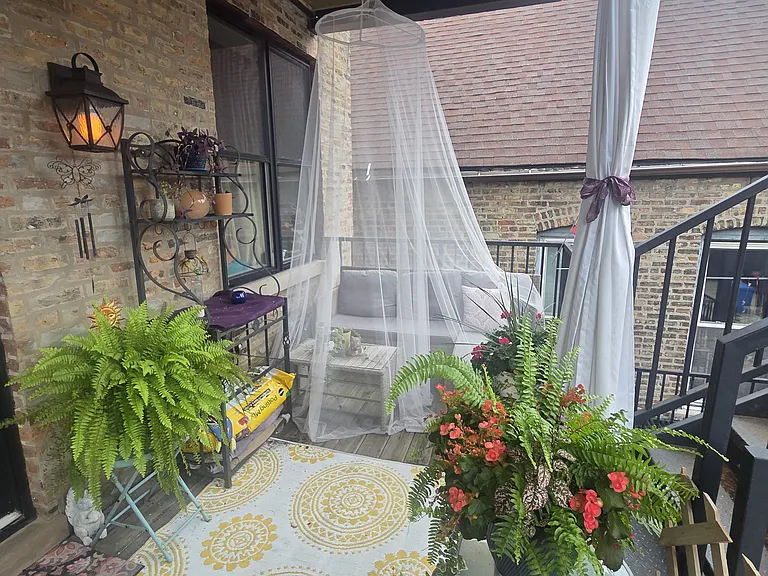 1311 N Western Ave #2R — Photo 2