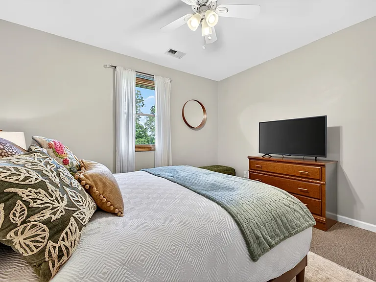 162 Hilltop Ct — Photo 20
