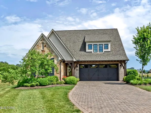 274 E Highlands Cir, Lenoir City, TN 37772