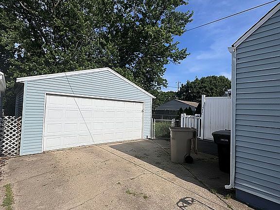 4th image of 1006 N Ironwood