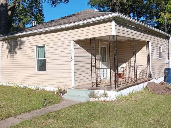 305 S Elm St, Sweet Springs, MO 65351