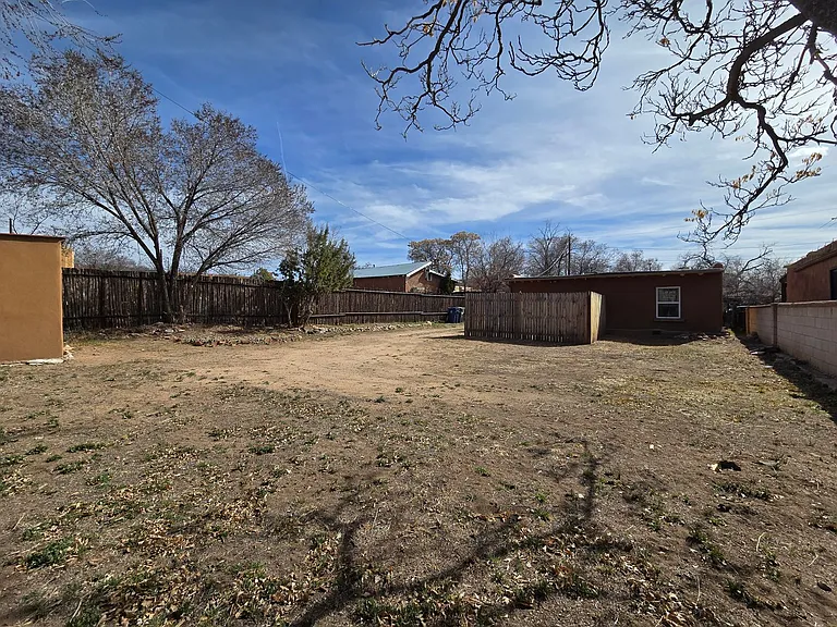 739 Montez Pl — Photo 14