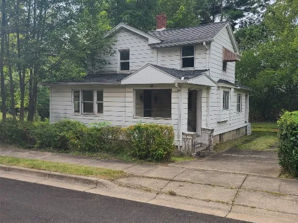 22 Leigh St, Johnson City, NY 13790