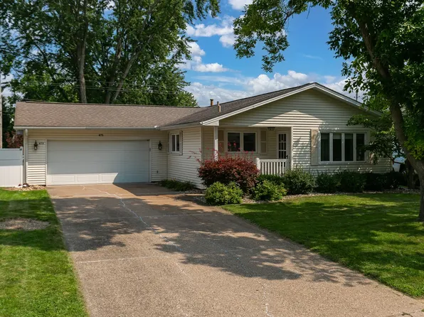 475 32nd Ave, East Moline, IL 61244