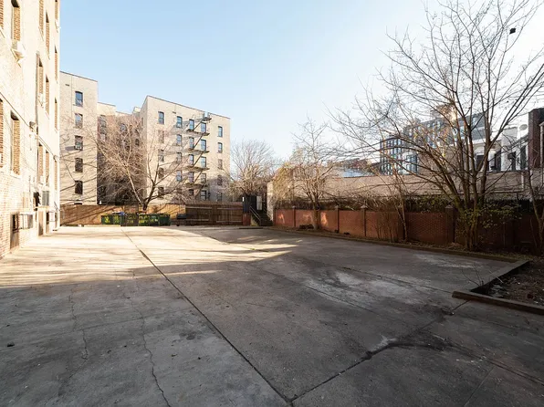 781 Washington Avenue image 27 of 29