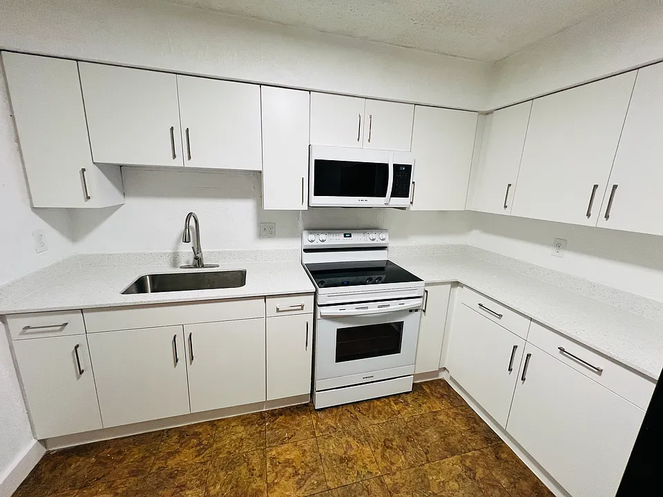 2019 Colmar Ave #2021