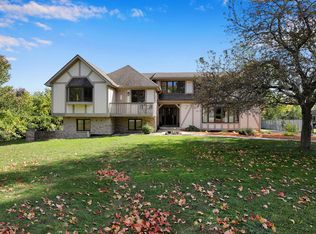 3345 Waverly Hills Rd, Lansing, MI 48917