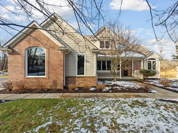 476 Arthurs Ct, Ortonville, MI 48462
