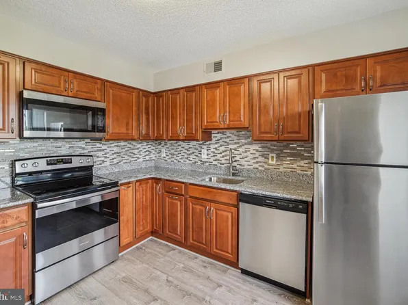 3310 N Leisure World Blvd #6-810, Silver Spring, MD 20906