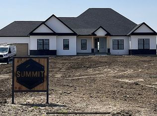 1322 Washington Rd, Troy, OH 45373