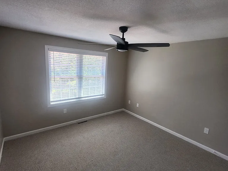 49 Highland Ln — Photo 24