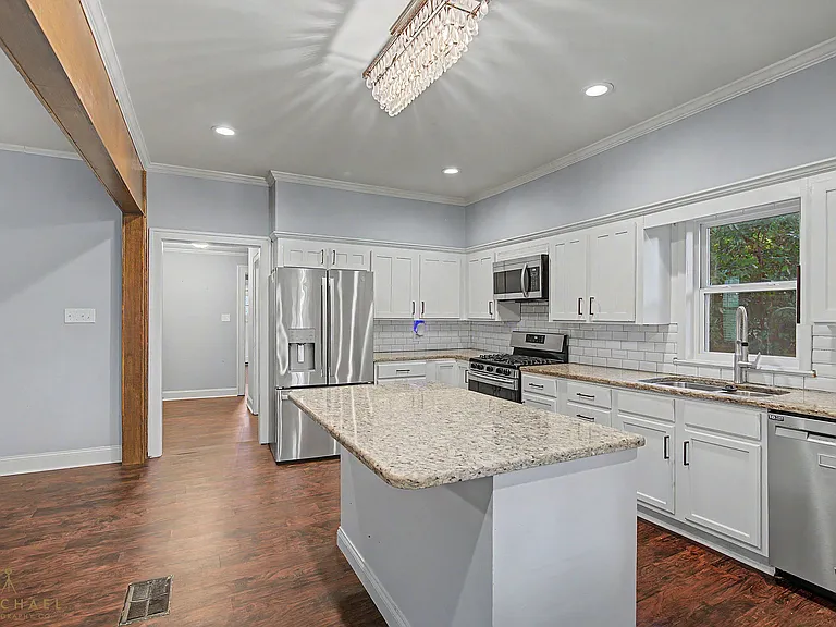 420 Forest Ave — Photo 11