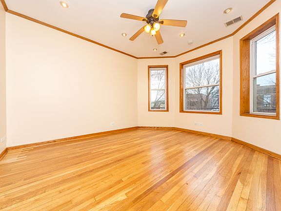 4th image of 4341 N Sawyer Ave #2