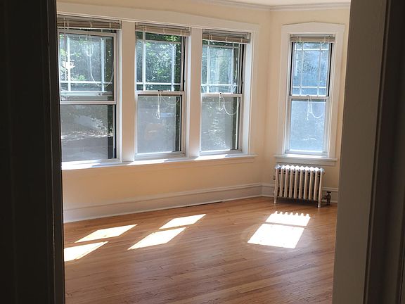 5th image of 4522 N Greenview Ave APT 1B