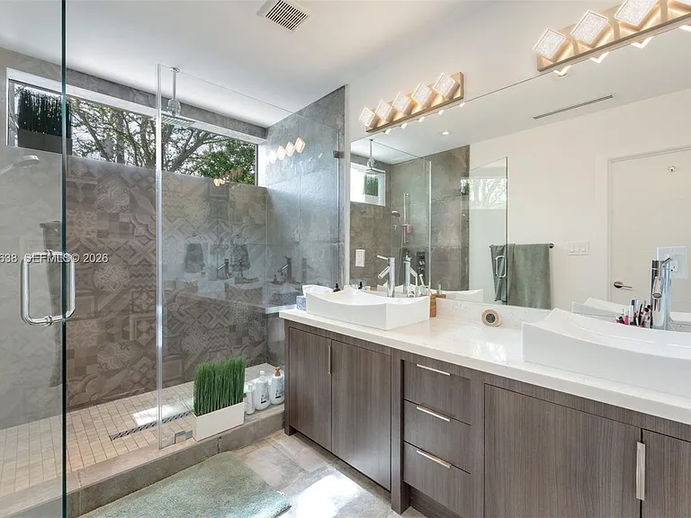 2908 Virginia St #2908 — Photo 19