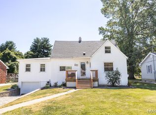 749 E Woodland Dr, East Alton, IL 62024