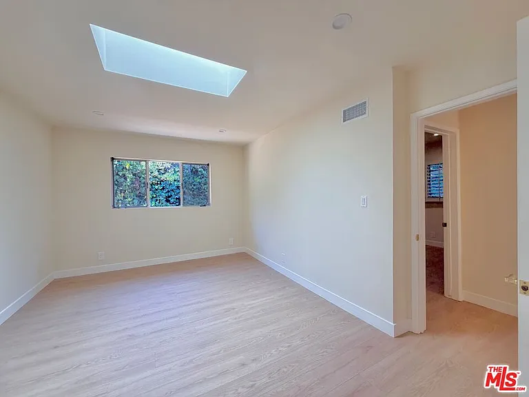 2000 San Ysidro Dr — Photo 26