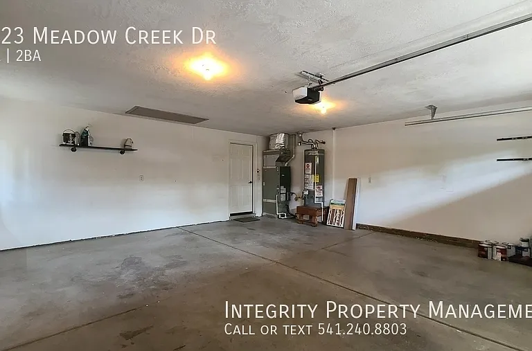 2423 Meadow Creek Dr — Photo 21
