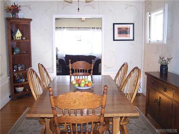 4th image of 276 Darwin Dr