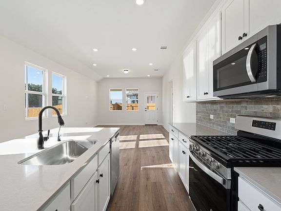Orchard Ridge - Travis Interior Image 3