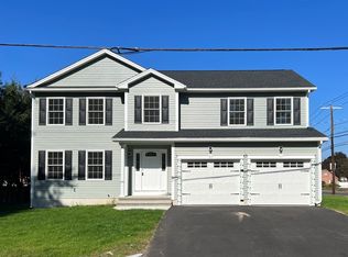 8 Francis St, Springfield, MA 01104