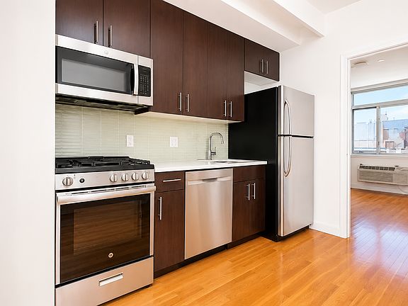 2nd image of 184 Noll St #2H