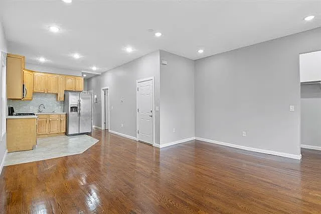 35 Lexington Ave #2 — Photo 1