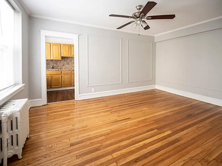 English Manor Apartments- Beautifully kept secret in Mt. Airy — Photo 9