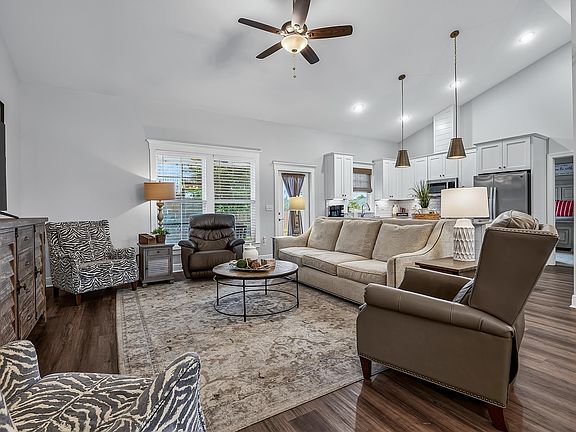 5th image of 166 London Cir