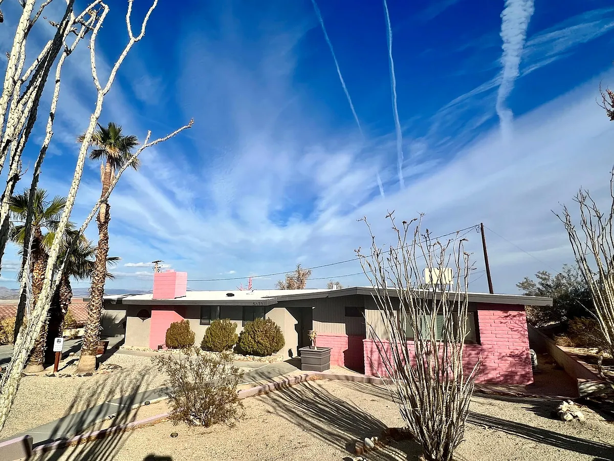 Photo 2 of 41 - 5673 Skyview Ln - Twentynine Palms, CA Building Photo - 5673 Skyview Ln