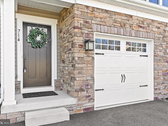2nd image of 714 Cascade Way