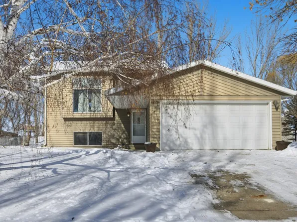 2756 26th Street Cir S, Moorhead, MN 56560