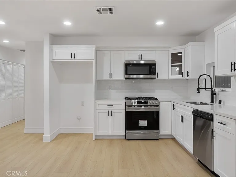 2708 S Cochran St — Photo 5