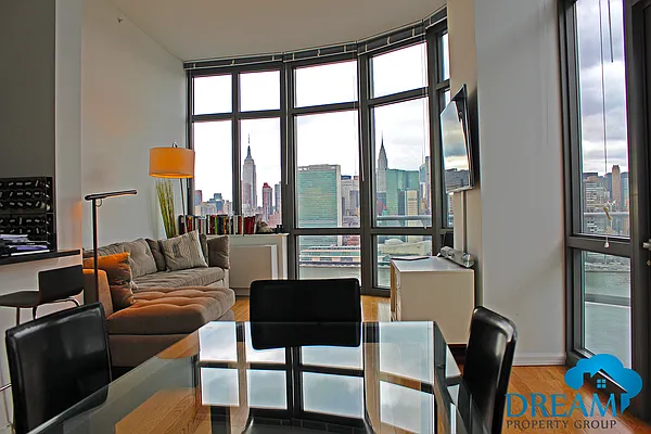 Rented by Dream Property Group LLC | media 1