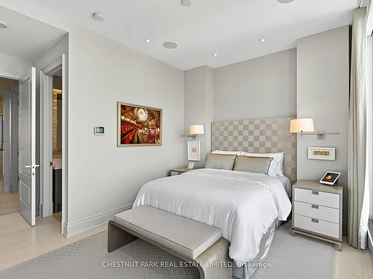 50 Yorkville Ave #4702 — Photo 30